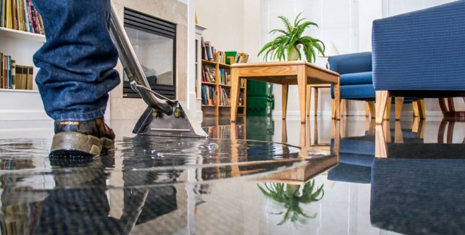 Things to Consider When Choosing a Certified Company for Water Damage Clean Up